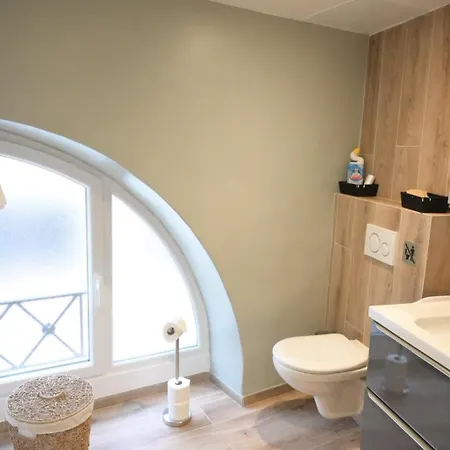 La Chouette - Atypique & Lumineux, Place Jean Jaures * 카스트르